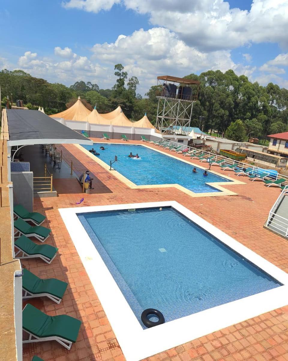 Super Break Hotel Kitale Exteriör bild