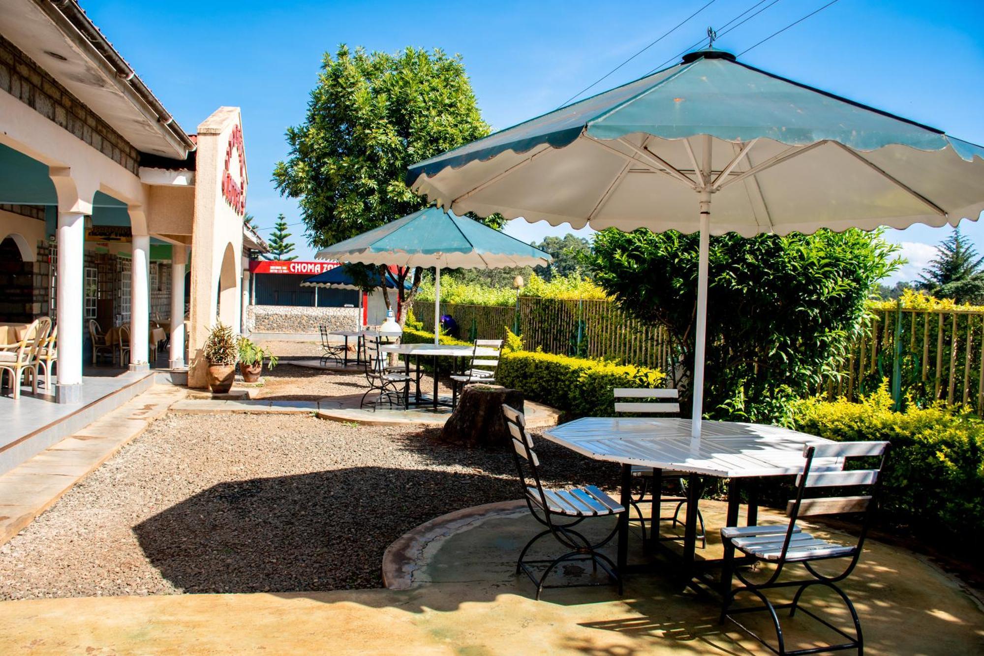 Super Break Hotel Kitale Exteriör bild